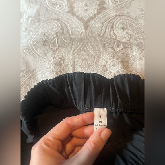 Lululemon shorts - Picture 4 of 5